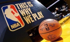 B体育-NBA休赛期交易风波不断，球员去留令人关注