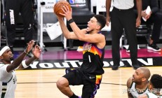 B体育-NBA总决赛G5：太阳击败雄鹿，总比分3-2领先