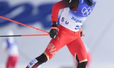 B体育-男子越野滑雪日本选手冲刺夺冠