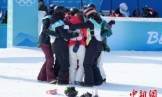 B体育-奥地利运动员在滑雪比赛中夺冠